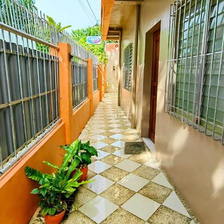 Las Residencias Bed And Breakfast بويرتو برينسيسا المظهر الخارجي الصورة