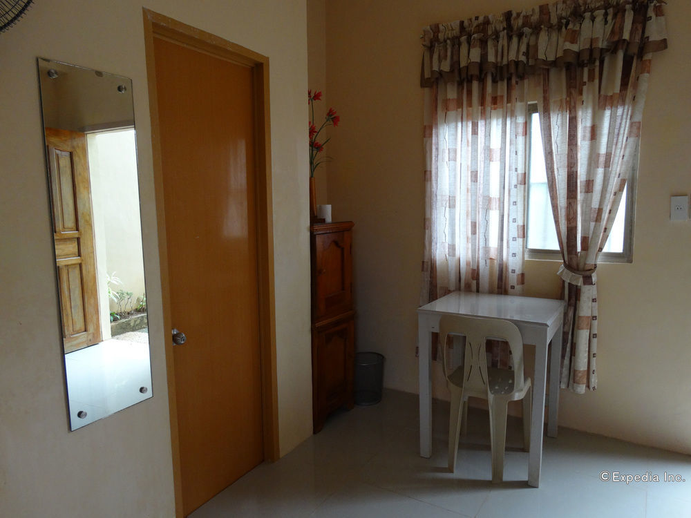 Las Residencias Bed And Breakfast بويرتو برينسيسا المظهر الخارجي الصورة